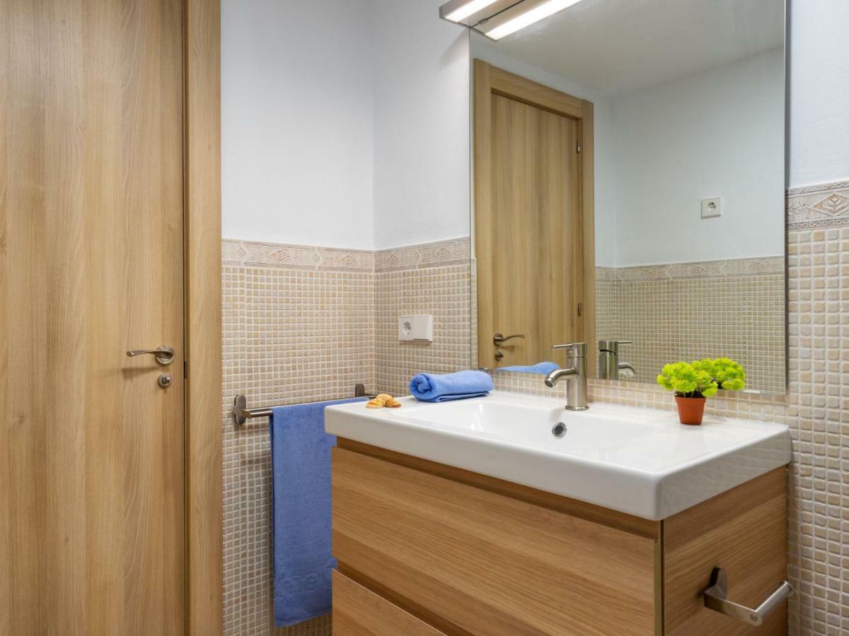 Apartment Carihuela Playa-2 By Interhome Torremolinos Eksteriør billede